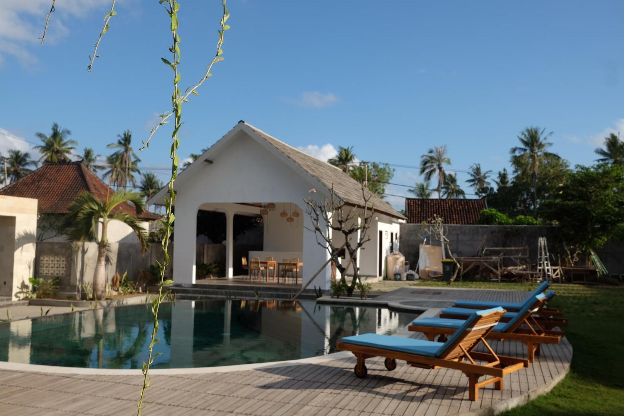 Dipenida Bali Hotel Batununggul Exterior photo